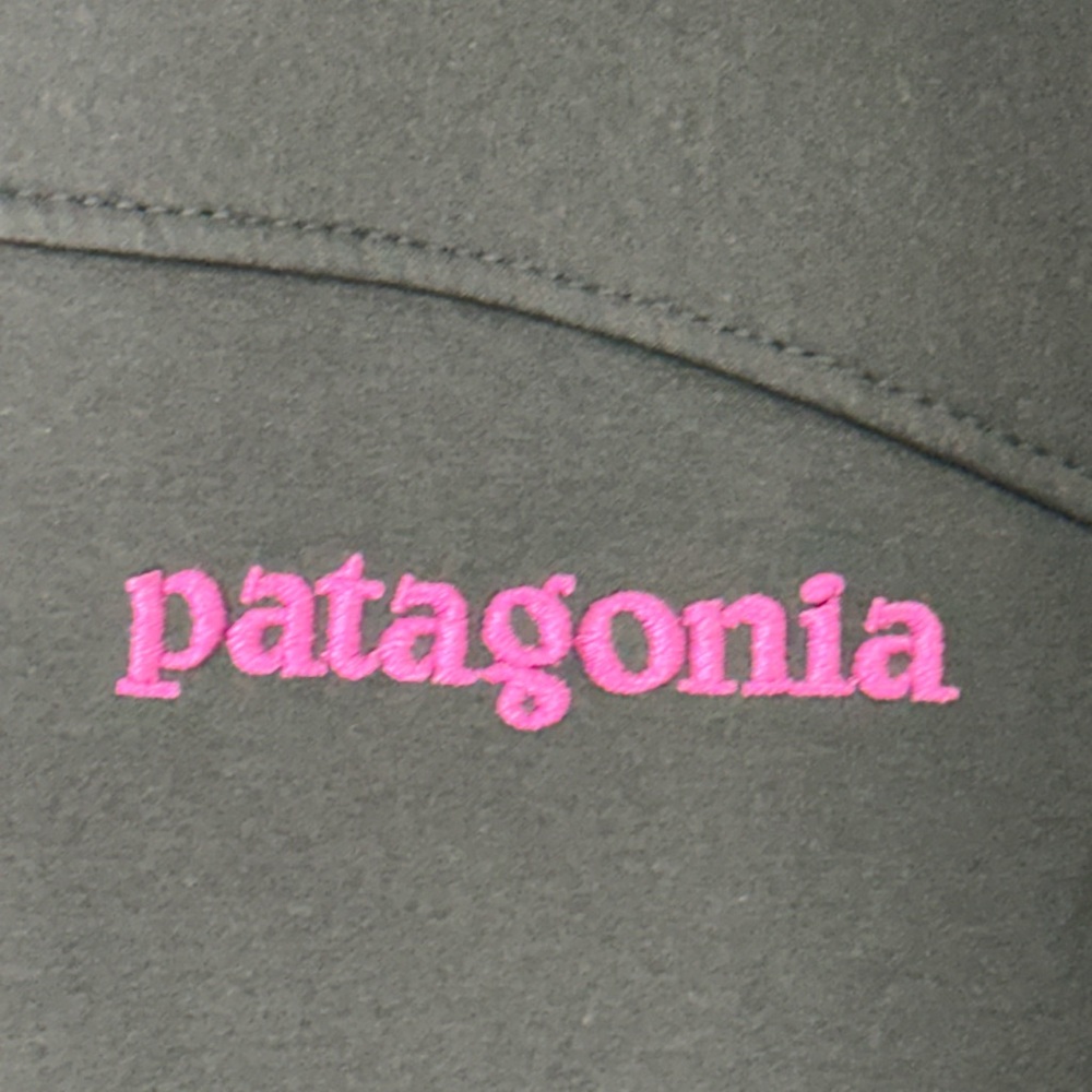 NWOT Patagonia Polartec Hooded Jacket Black Pink Zip Up Women’s Small - Picture 4 of 5